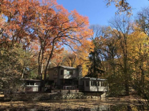 The Pond House, close to Rowayton station